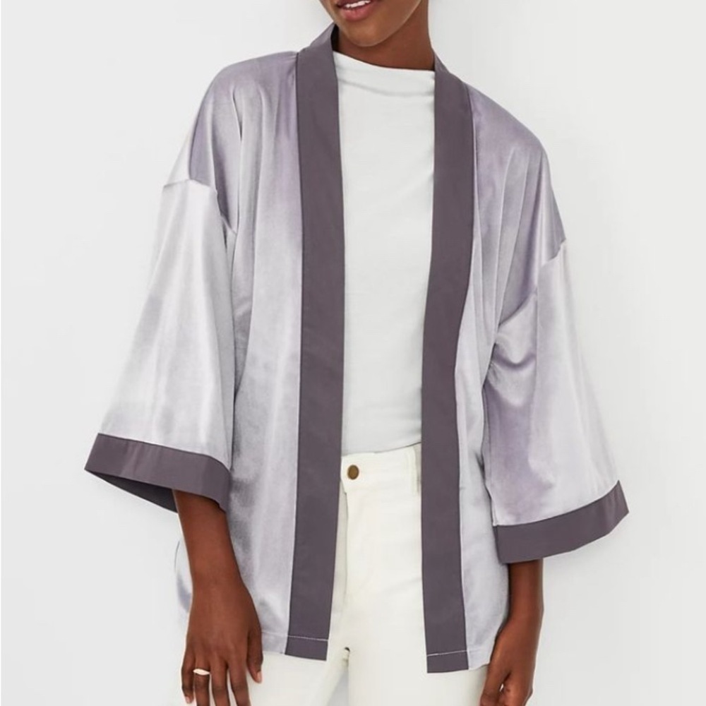 NWT Ann Taylor Kimono M/L Velvet Tonal Trim Purple - Picture 1 of 12